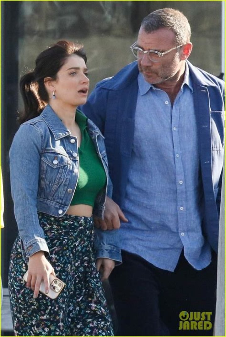 Eve Hewson Biography: Husband, Age, Movies, Net Worth, Education, Instagram, Wikipedia, Boyfriend, Height, Parents