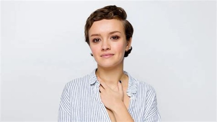 Olivia Cooke Biography: Net Worth, Age, TV Shows, Boyfriend, Movies, Husband, Instagram, IMDb, Height, Wikipedia, Ben Hardy